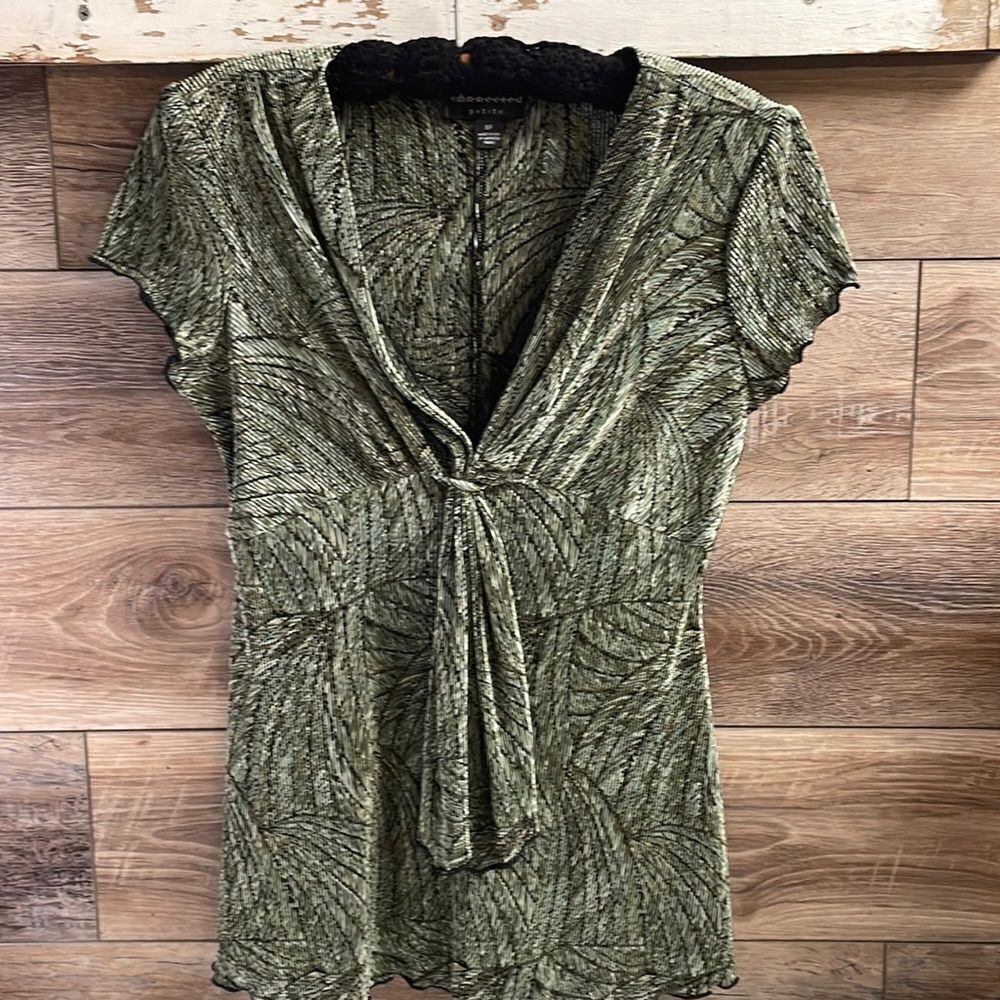 Connected Petite Women’s Blouse Vneck Short Sleeve Size 8P